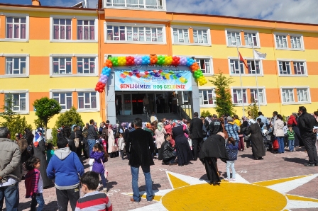 M. Aymazda boyama şenliği yoğun ilgi