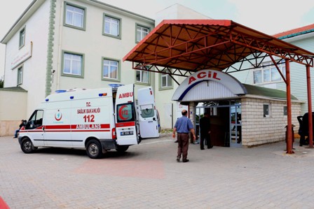 Traktörden düşerek yaralandı