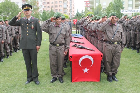 Engelliler temsili askerlik yaptı