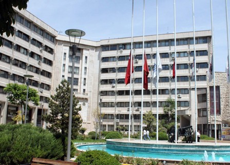 Konya’da bayraklar yarıya indirildi