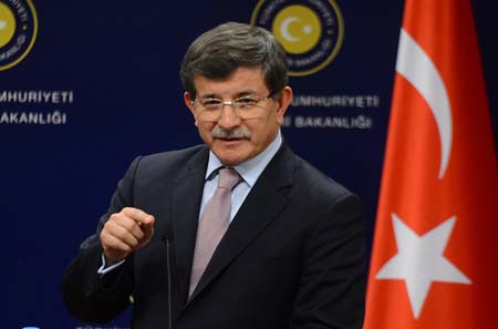 Dışişleri Bakanı Davutoğlu, KKTC'de