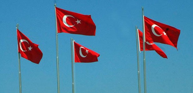 Bir tek orada bayrak yarıya inmedi!