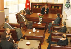 Yazarlar yeni binayı gezdi