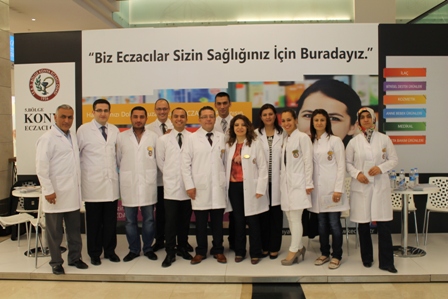 Eczacılar vatandaşları bilgilendirdi