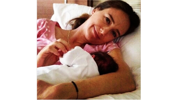 Çağla Kubat anne oldu