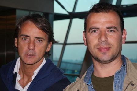 Ümit Savaş'tan İngiltere selfiesi