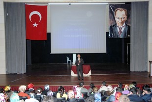 Halit Ertuğrul’dan kitap konferansı