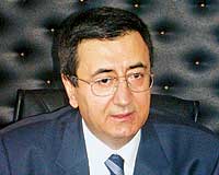 'Vatansever' e dolandırıcılıktan yakalama emri