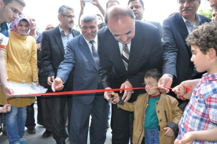 Vali Erol, Hayır Çarşısı’nı açtı