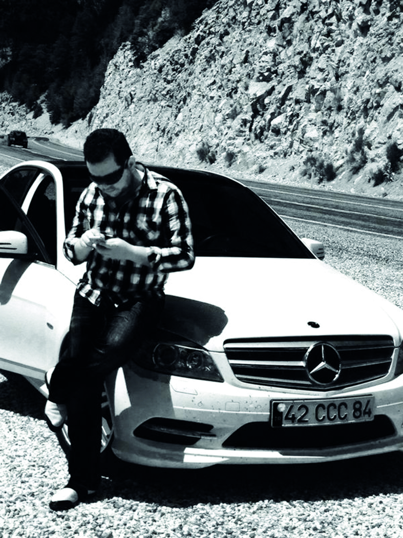 Karamercan karizma yapmış