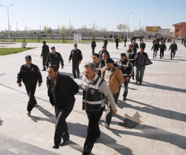 İlaçları torbacılara eczacı satmış