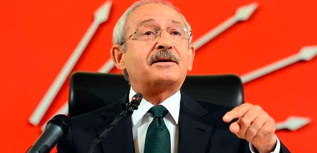 Hiddetli konuşan Kılıçdaroğlu elini yaraladı