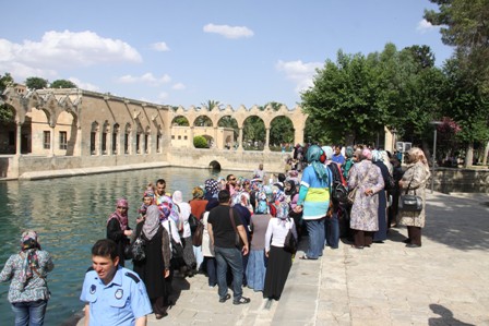 Halk Eğitim Kursiyerlerine Urfa, Mardin Antep Gezisi