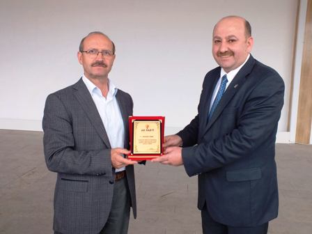 Mehmet Önal'a, Ahmet Sorgun'dan plaket