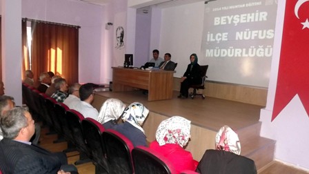 Mahalle muhtarları eğitim toplantısında buluştu