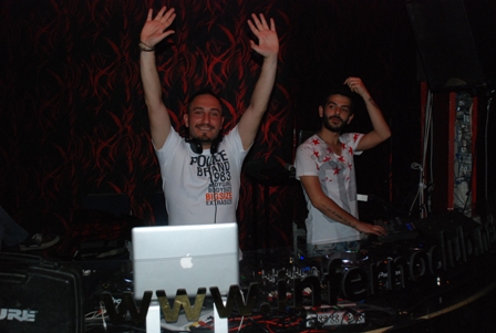 Profesyonel DJ’ler işbaşında