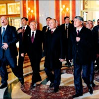 Putin kendi AB'sini kurdu