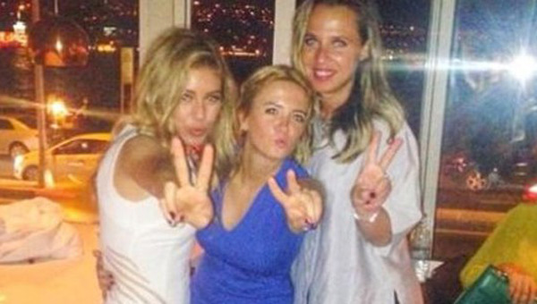 Sinem Kobal'dan tepki çeken Kutlu Doğum fotoğrafı