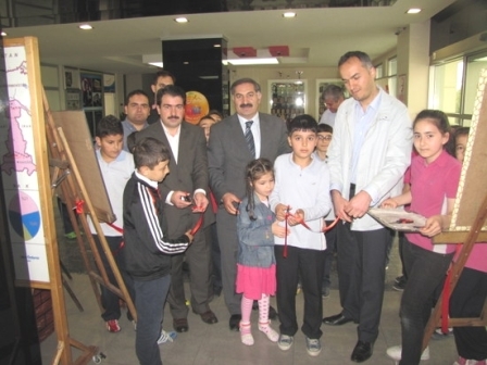 Çıdam resim sergisini açtı