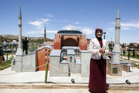 Bozkırın ortasında dinazor sesleri