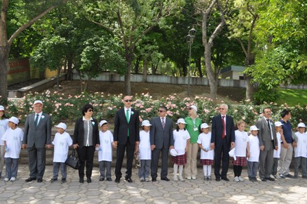 Sevgi Çemberi oluşturdular