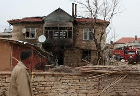 Beyşehir'de ev yangını