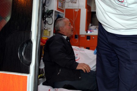 PARA VERMEYEN BABASINI BIÇAKLADI