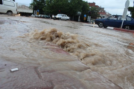 Beyşehir'de sağanak