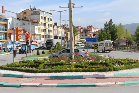 Cadde ve sokaklar çiçek bahçesine döndü