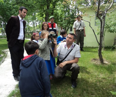 Jandarma kapılarını öğrencilere açtı