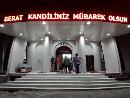 Cevher Dudayev Camii kapılarını ilk kez Berat Kandili'nde ibadete açtı