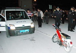 Polis ekiplerini peşine taktı