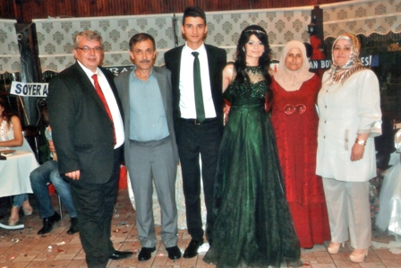 Soyer ve Öz ailelerinin mutlu günü