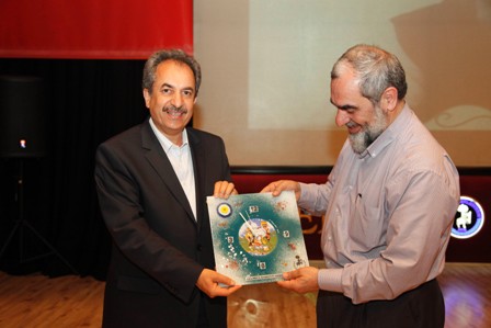 Akşehir'de "Evlerimizin Enerjisi Sabır Konferansı" düzenlendi