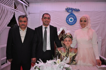 Olgun ailesinin sünnet mutluluğu