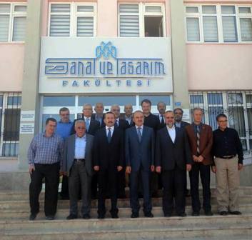 Vali Erol ile Rektör Gökbel, Sanat ve Tasarım Fakültesini Ziyaret Etti