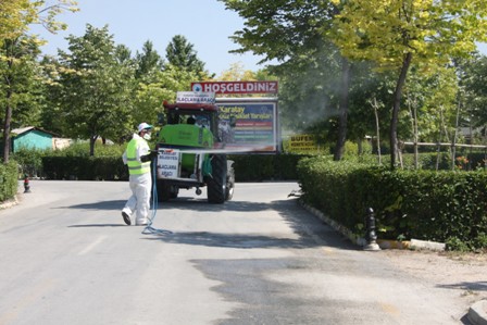 Karatay’da yeşil alan ve parklar ilaçlanıyor