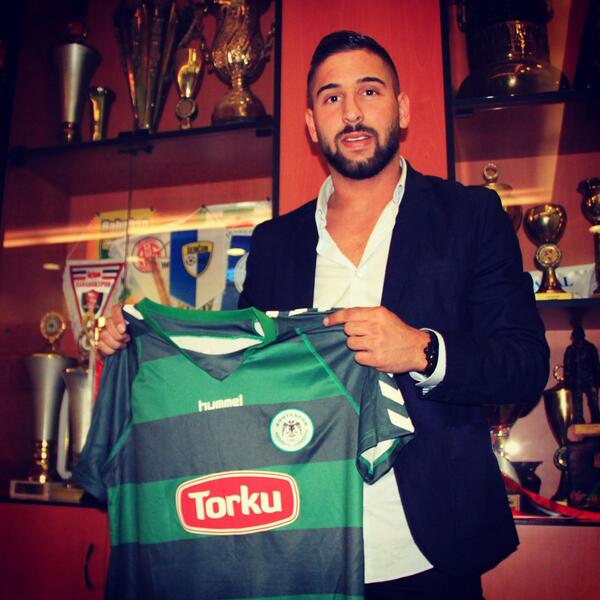 Barış Örücü Konyaspor'a imzayı attı