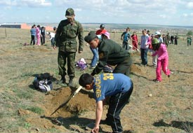 Jandarma öğrencilerle fidan dikti