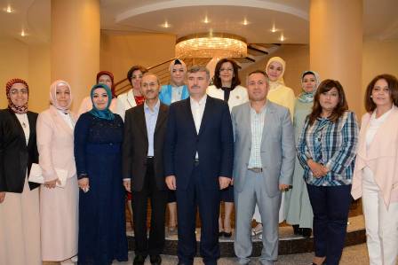 Komek yöneticilerinden hatıra pozu