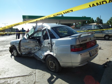 Tırın çarptığı otomobilin sürücüsü hayatını kaybetti