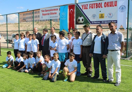 Beyşehir'de yaz futbol okulu açılışı