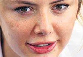 Erkek adam topuklu ayakkabı taşır mı?