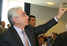 'Oy verenler cezalandırılıyor'