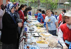 Akören'den Filistin'e yardım