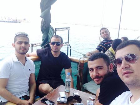 Gençler tatilde eğleniyor