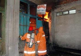 Tamirhanedeki yangın korkuttu