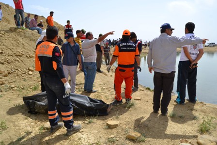 Göletteki koyunu kurtarmak isterken boğuldu