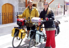 Ülkelerarası geziye bisikletle çıktılar