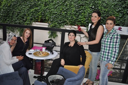 Kahverengi Cafe Hizmetinizde